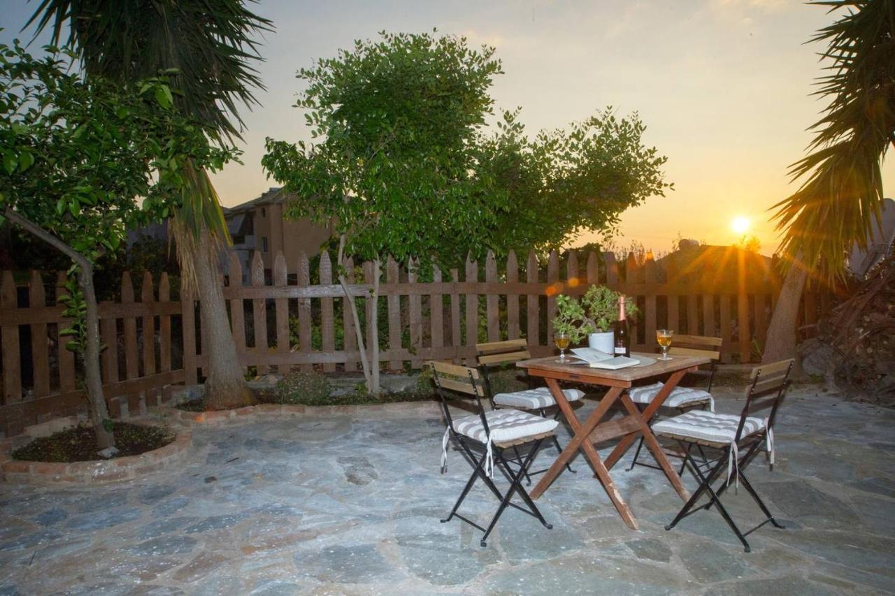 דירות קלמאטה Seaside Heaven - Sunset Views Close To The Beach מראה חיצוני תמונה